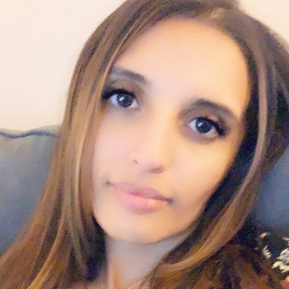 Meet your Posher, Tia